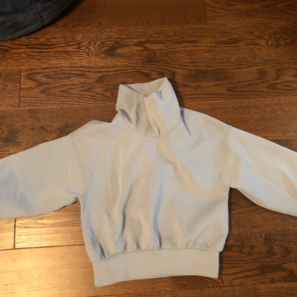NWOT Lululemon Full Flourish Pullover in Chambray (Baby Blue)